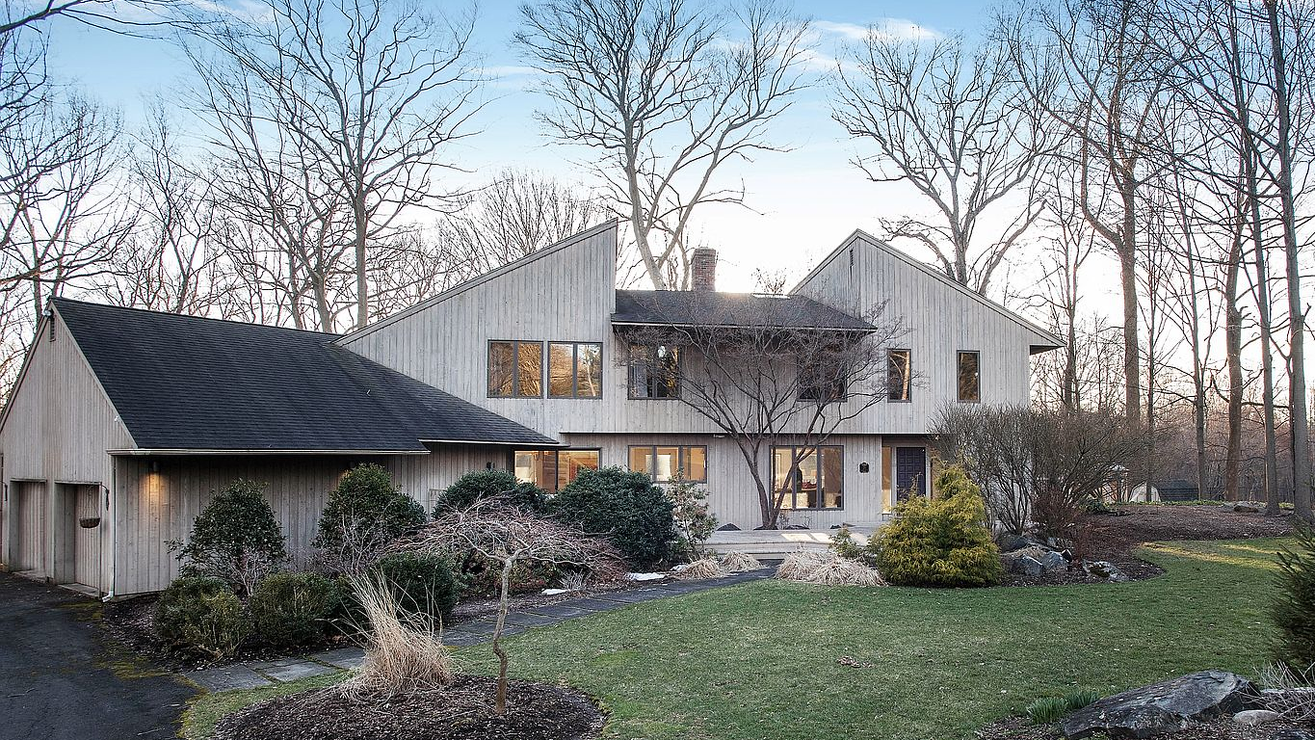 Earlier exterior view of the New Canaan home