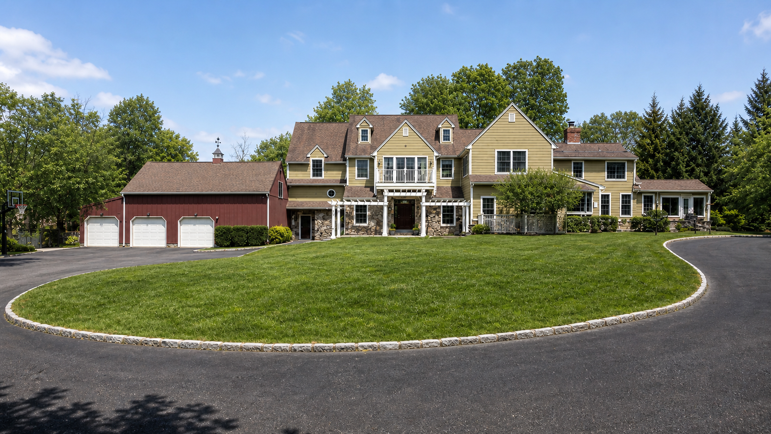 Earlier exterior view of the Stamford home
